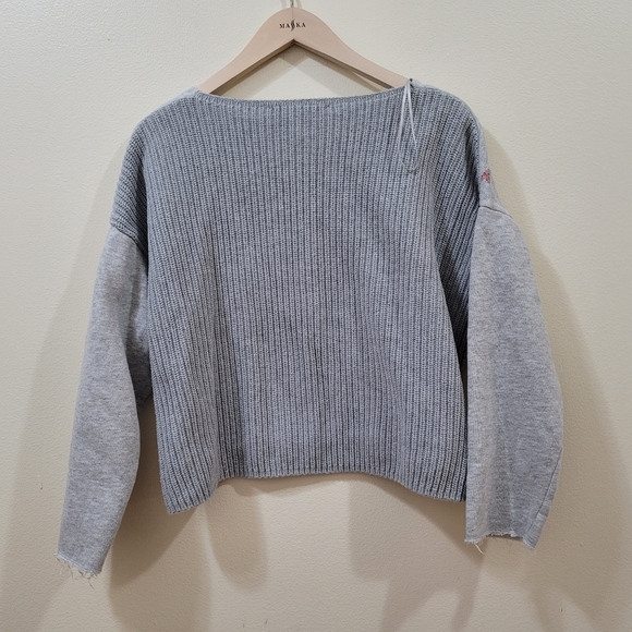 QUI Grey Crop Sweater - Picture 3 of 10